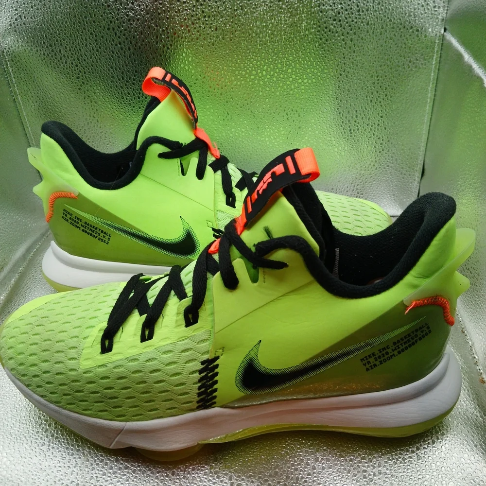 Nike Lebron Glow  Green and Black Witness V Basketball Sneakers Men's Size 11